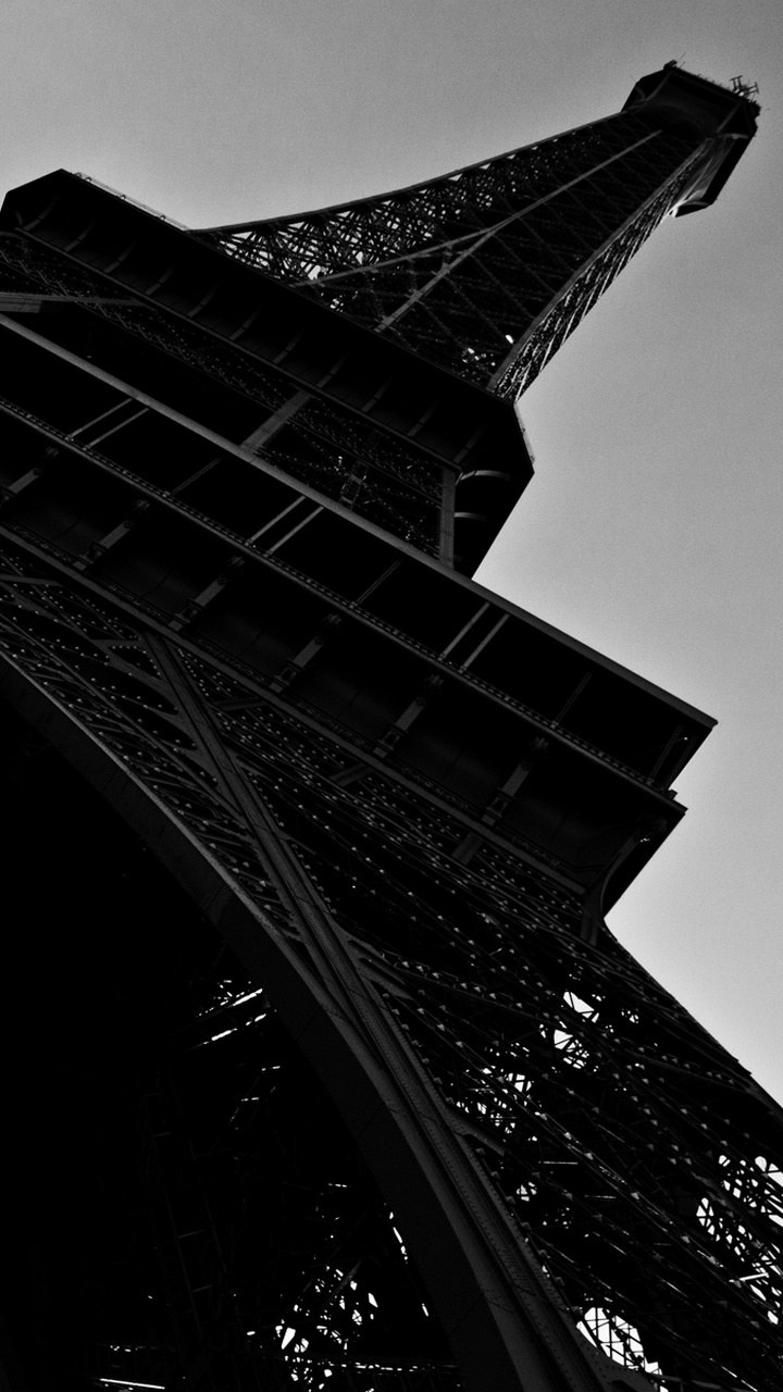 Машины на черном фоне вертикально