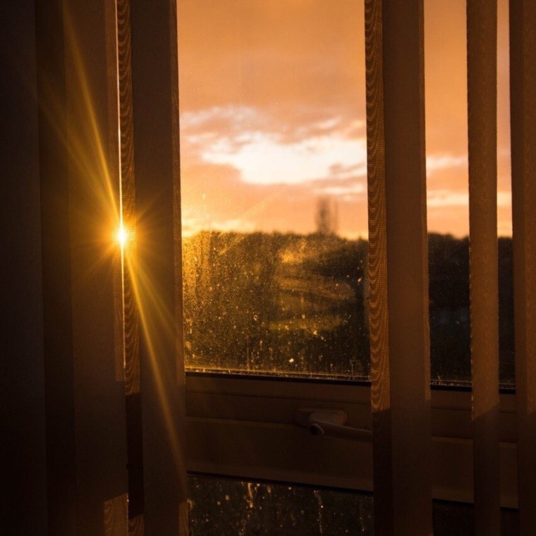 Солнце из окна