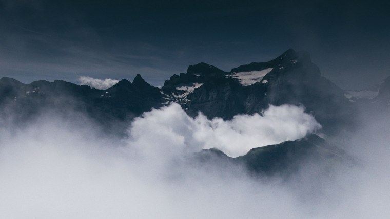 Горы в тумане рисунок