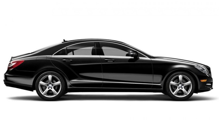 Черный Мерседес вид сбоку