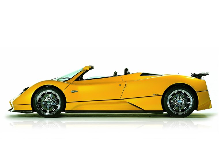 Пагани зонда 7.3 родстер желтый