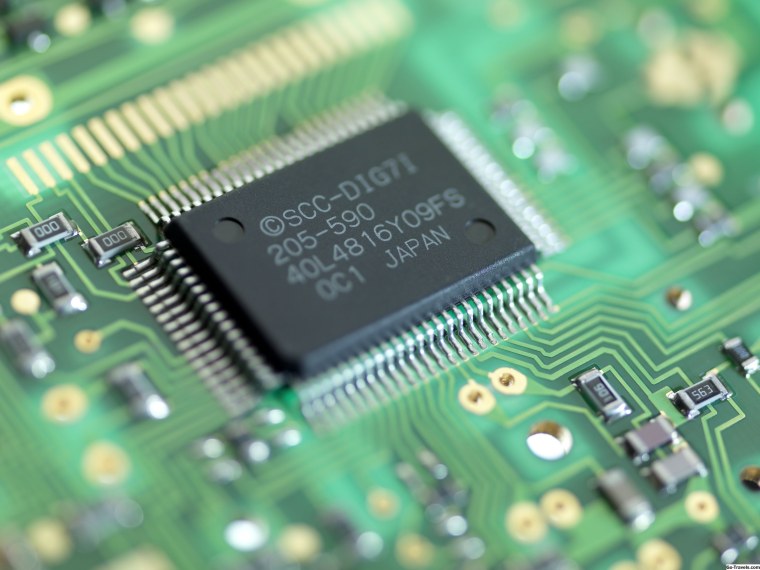 Чип микропроцессор