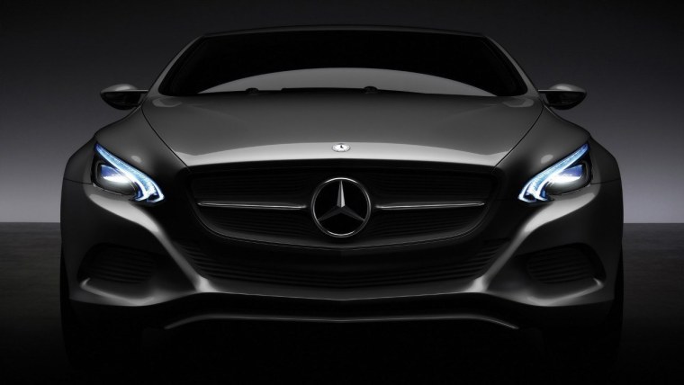 Мерседес Бенц черный