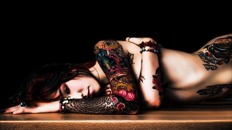 Красивые татуированные девушки