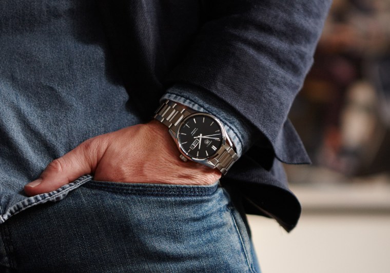 Простые часы на руку