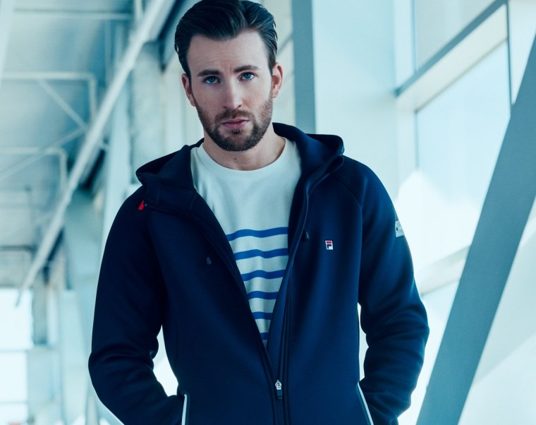 Крис Эванс в толстовке