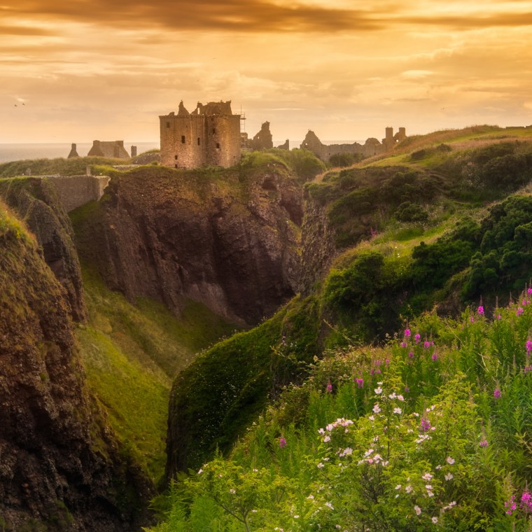 Замок Данноттар