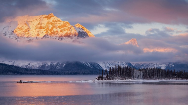 Верхнее озеро Кананаскис водопад