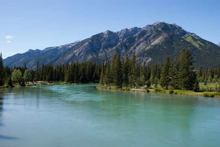 Верхнее озеро Кананаскис зима