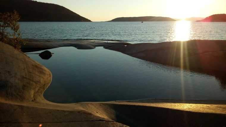 Великие горы на озере