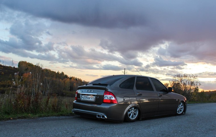 Лада Приора черная