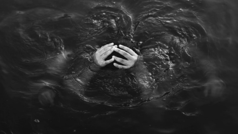 Тонущий человек Эстетика