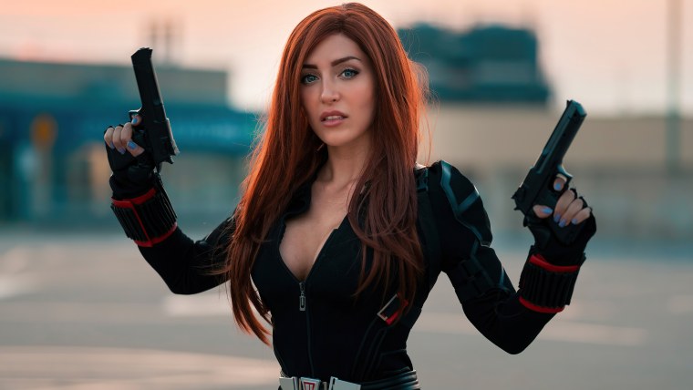 Amouranth Лилу чёрная вдова