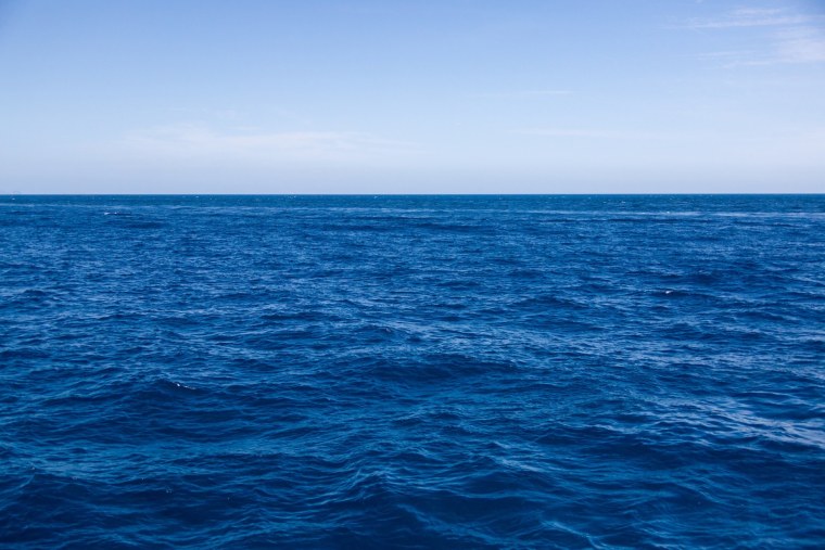 Морской пейзаж в синих тонах