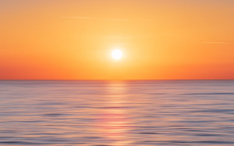 Рассвет на море