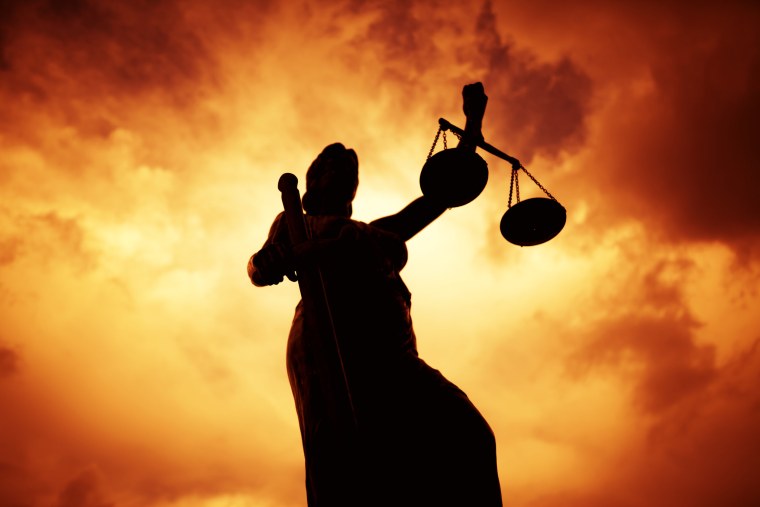 Фото моральных весов