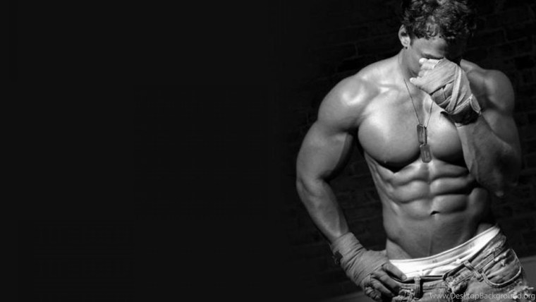 Красивый мужской торс