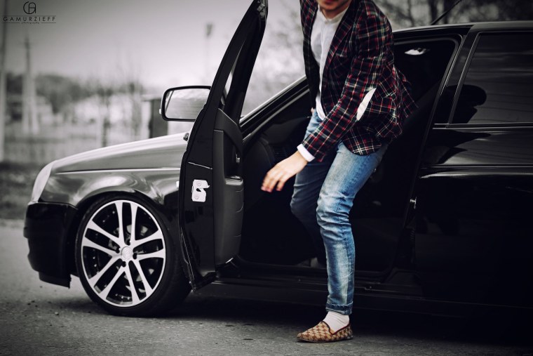 Мужчина в машине