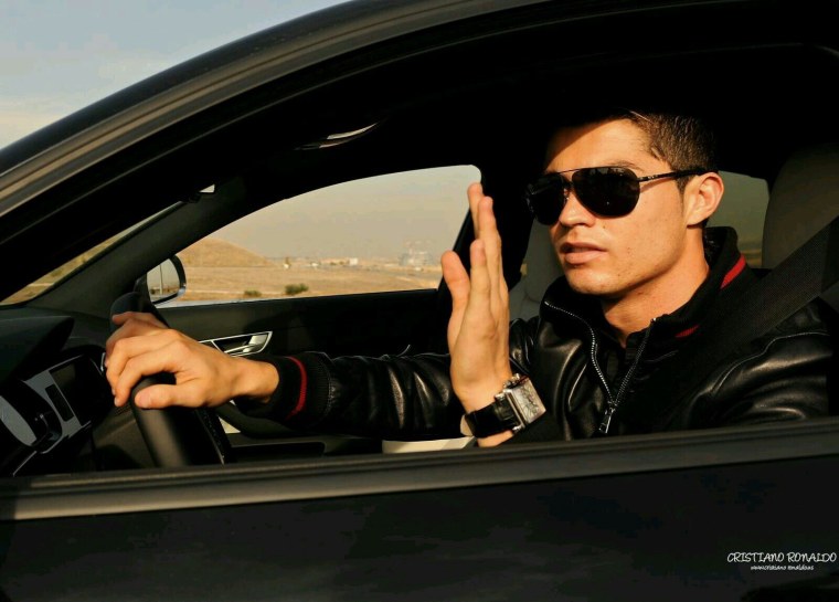 Парень в машине