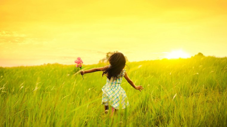 Девочка в поле