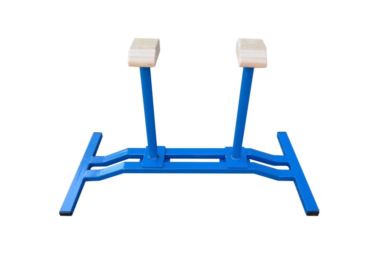 Гантели в спортзале