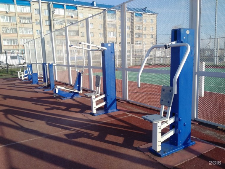 Площадка с турниками