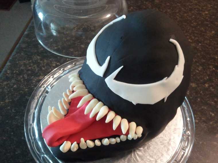 Веном фигурка на торт