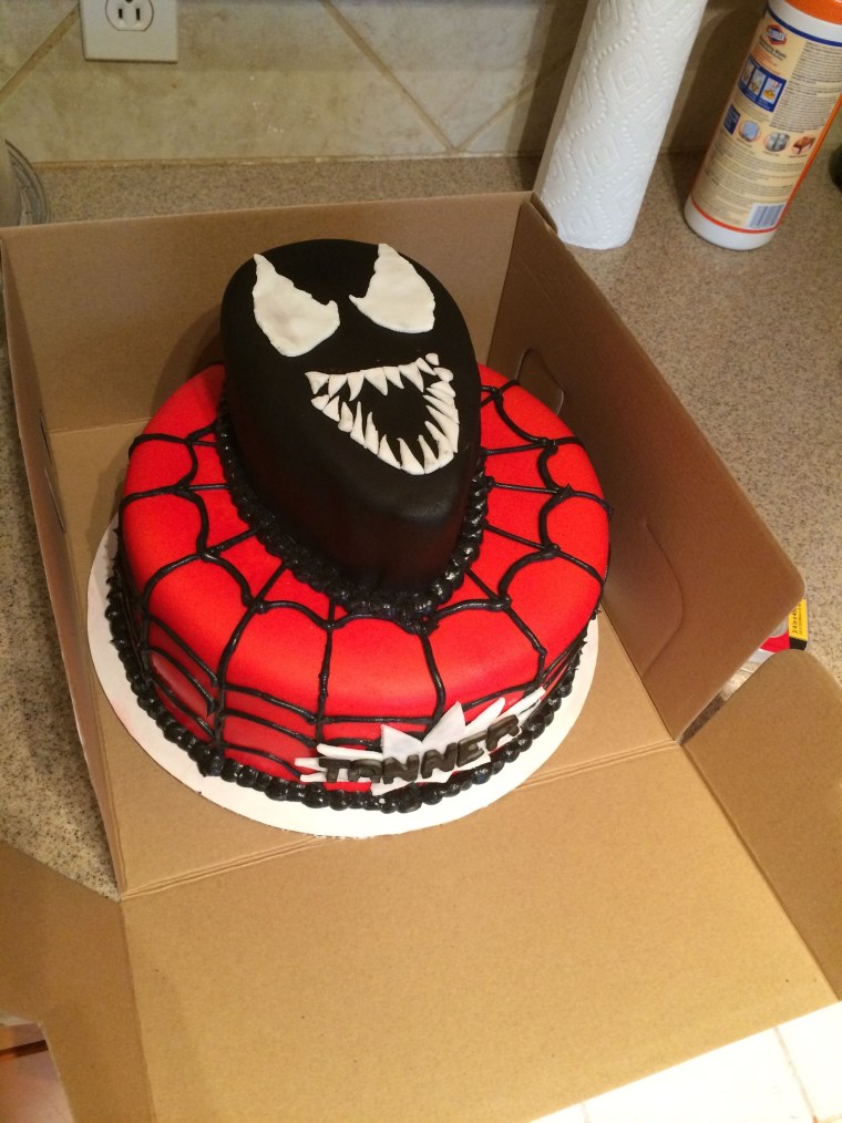 Мастичный торт человек паук