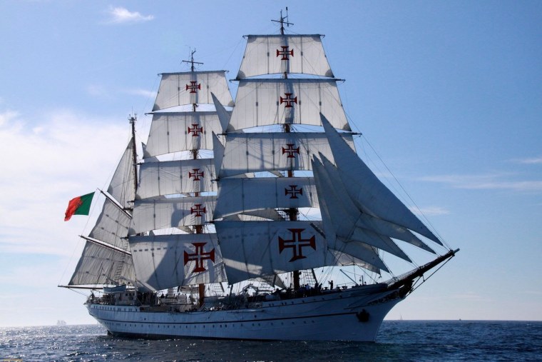 Баркентина корабль парусный Португалия