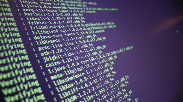 Зелёные цифры на чёрном фоне