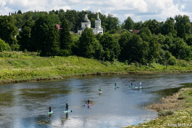 Токио риг по осени на Москве реке