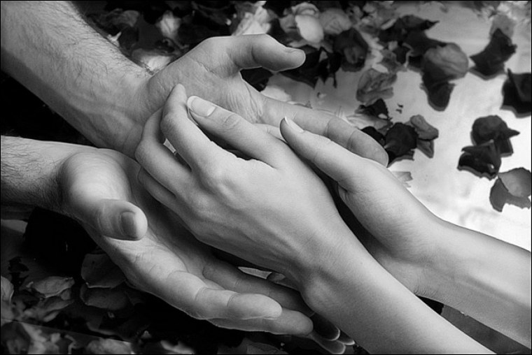 Аниме руки чб