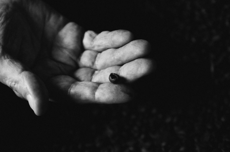 Рука черно белая