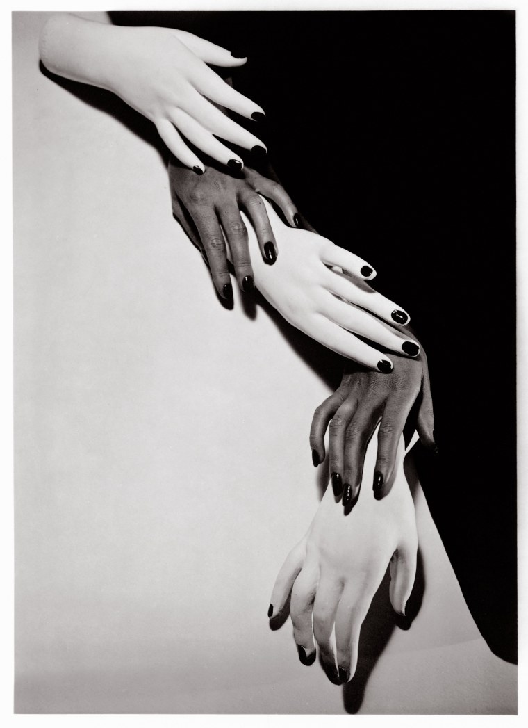 Касание рук