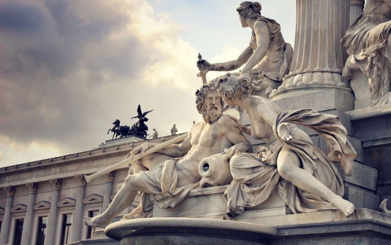 Фонтан Афины Паллады в Вене