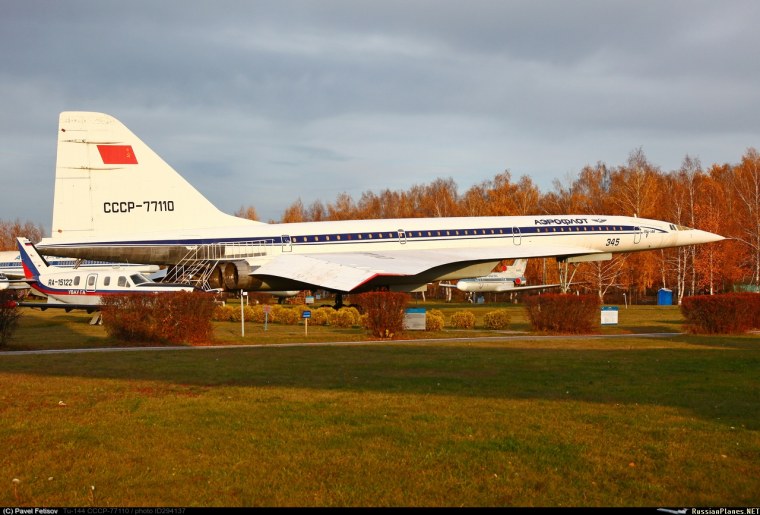 Самолет Туполев 144