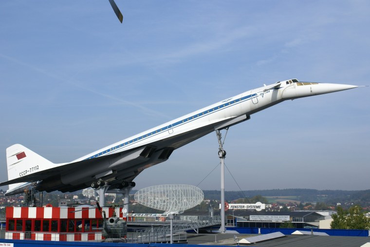 Пассажирский сверхзвуковой ту-144