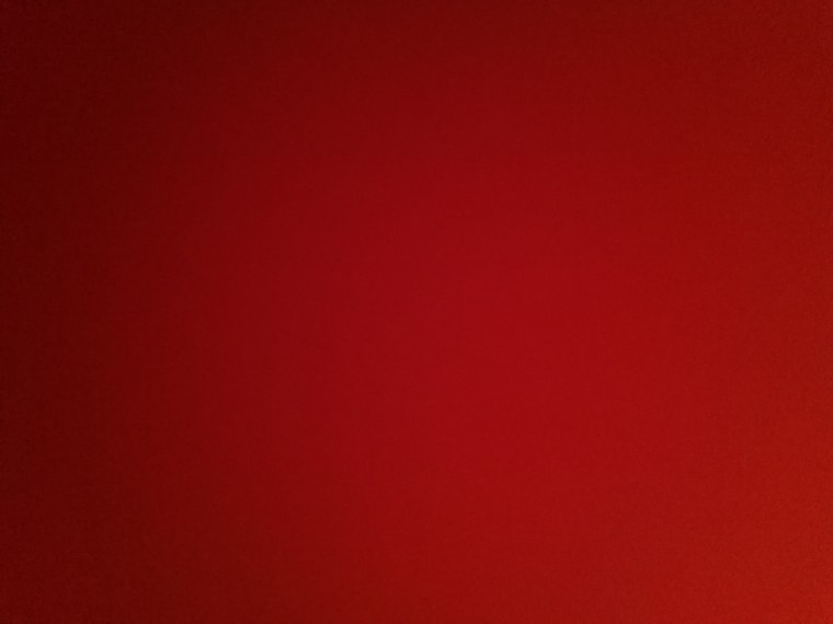 Красный однотонный яркий