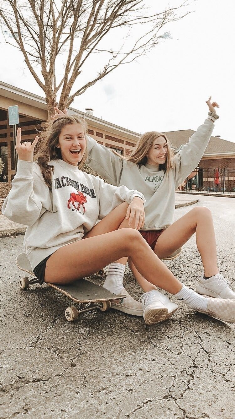 Подруги современные