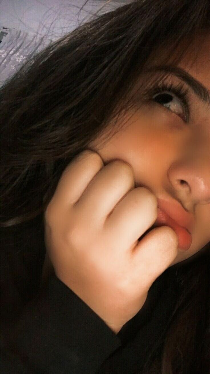 Лицо заплаканной девушки