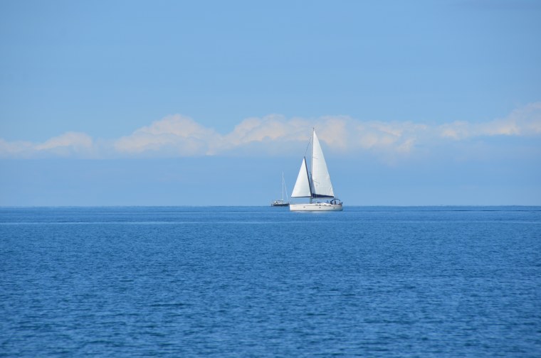 Корабль вдалеке