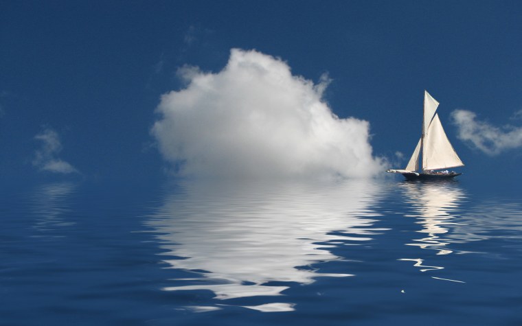 Белый Парус в море