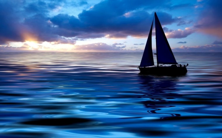 Яхта в море