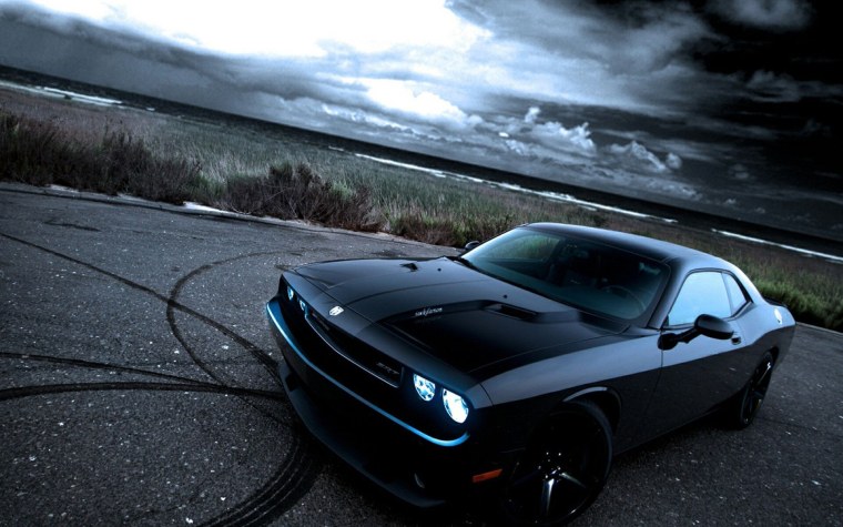 Dodge Challenger 800x600