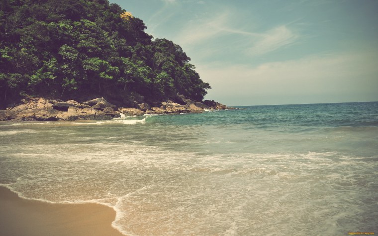 Красивый пляж