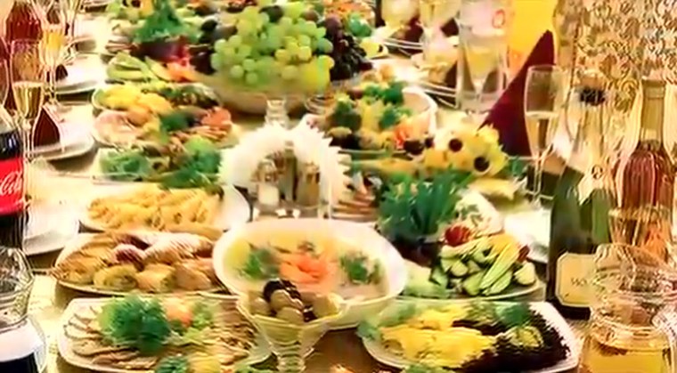 Праздничный стол на день рождения