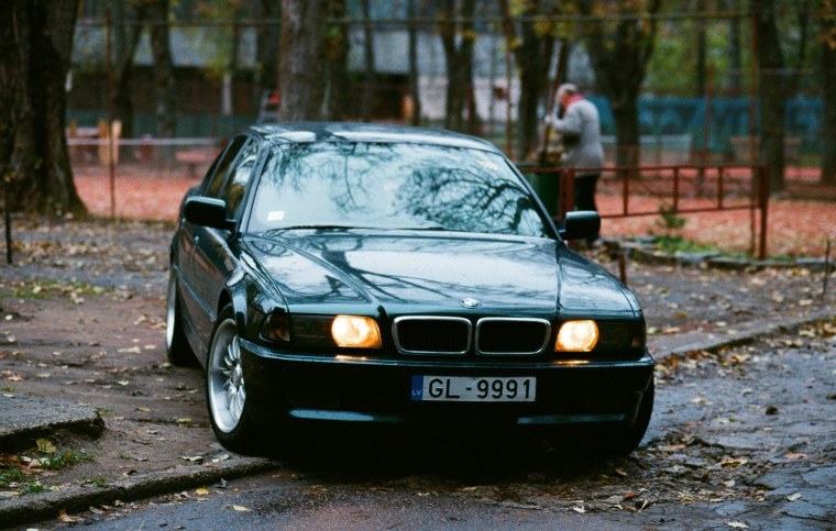 BMW e38 бандитская
