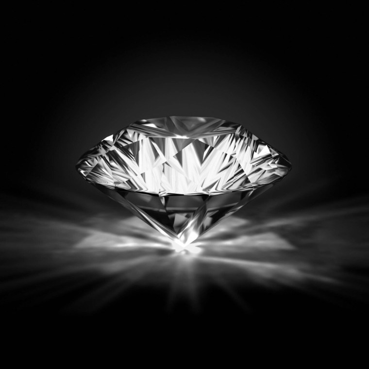 Бриллианты на темном фоне