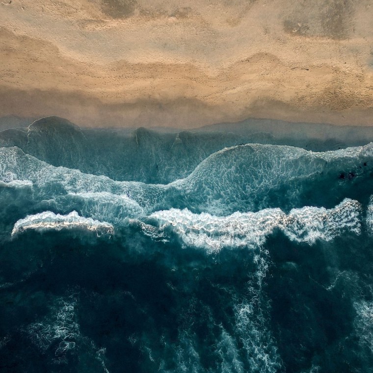 Море волны сверху