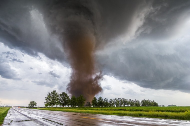 Ураганы шторм Торнадо